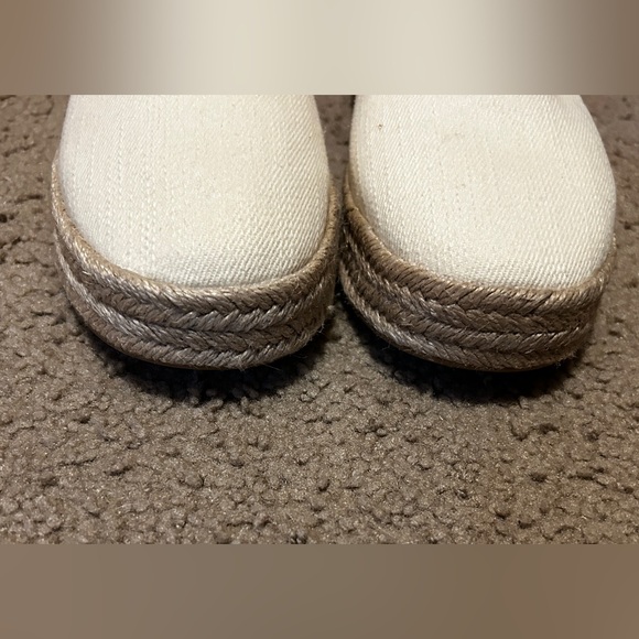 TOMS New women’s shoes especially Cream Canvas Slip-Ons size 9 - Picture 7 of 13